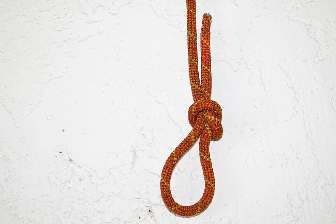 How to Tie a Noose: 3 Simple Steps for Perfect Knots 1 How to Tie a Noose